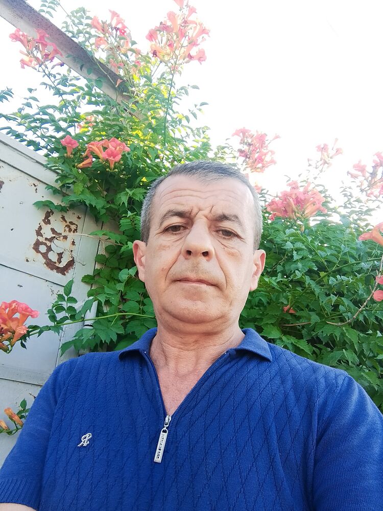  44066313  Artur, 50 ,    