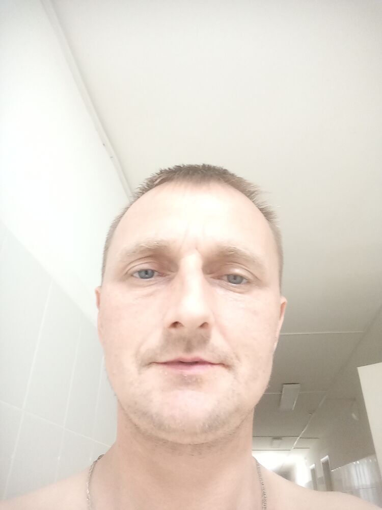  44634373  Denis, 40 ,     