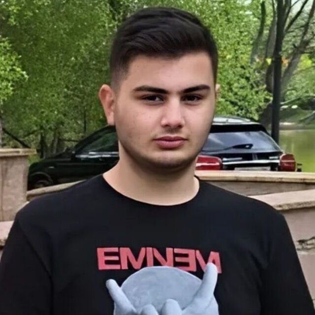  52642963  Edgar, 18 ,    