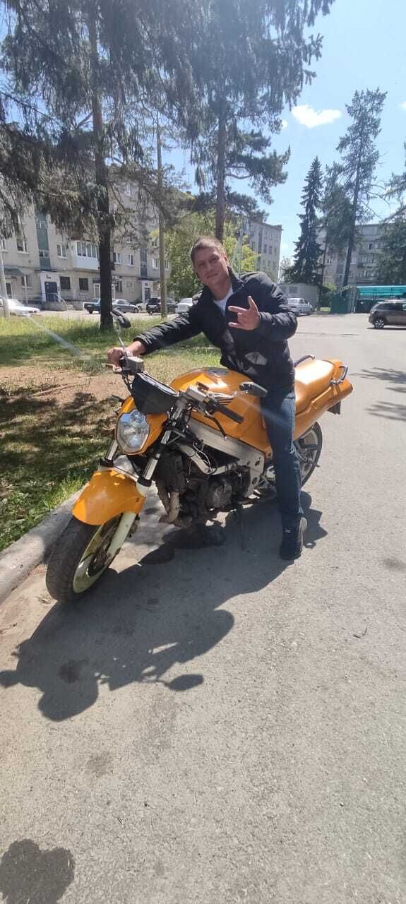  35560603  Alexander, 32 ,    
