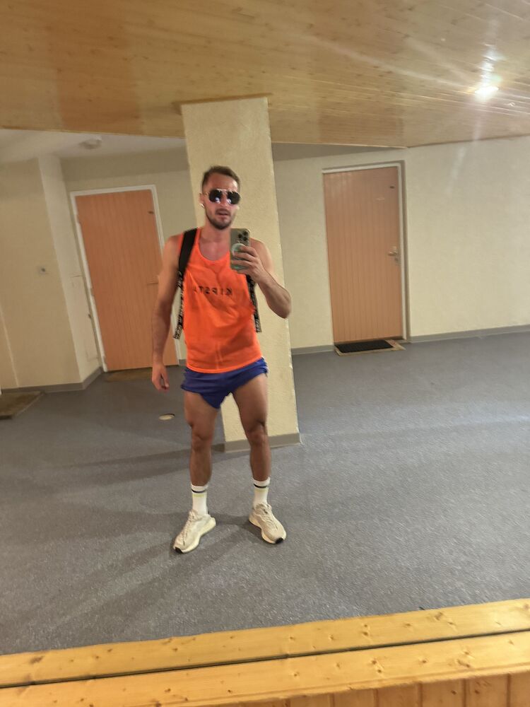  Almeria,   , 32 ,   ,   