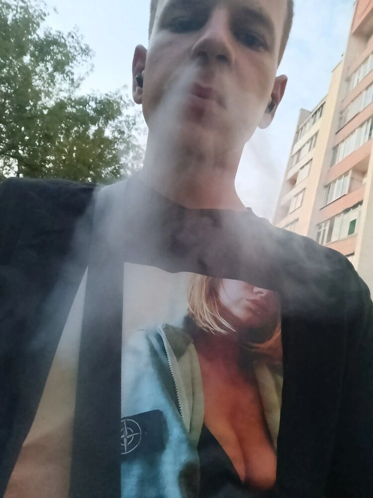  45697983  , 23 ,    