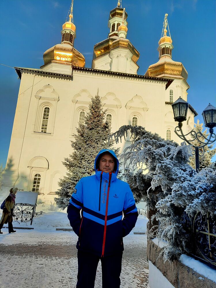  ,   Denis, 42 ,   c 