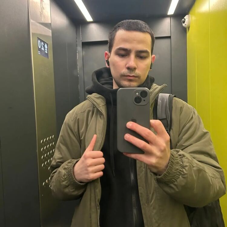  49524043  , 27 ,    