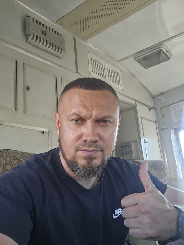  54421643  Vitalik, 39 ,    