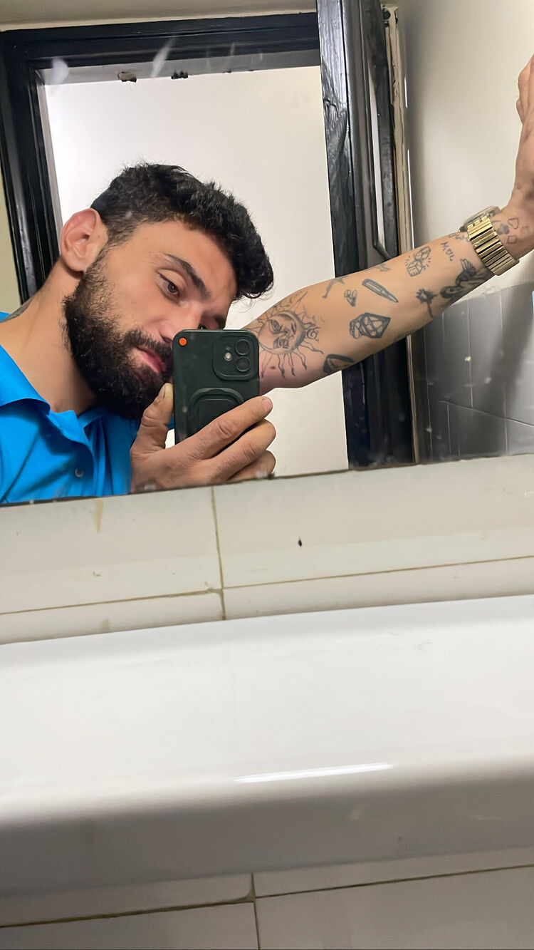  31015803  Russo, 28 ,    Beirut