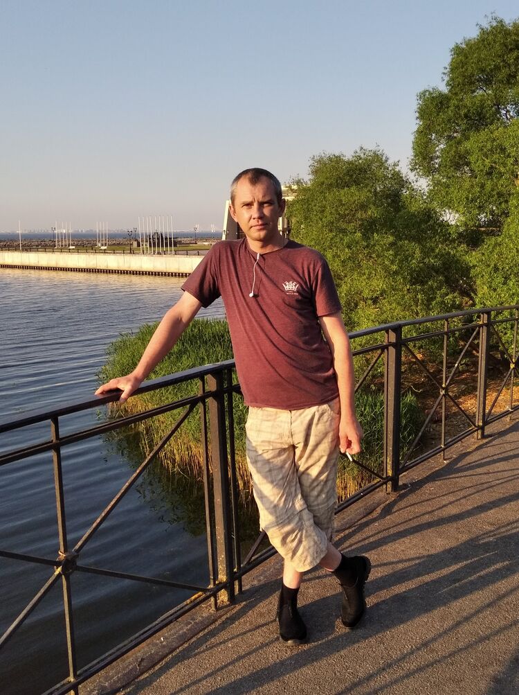  ,   Alex, 41 ,   ,   , c , 