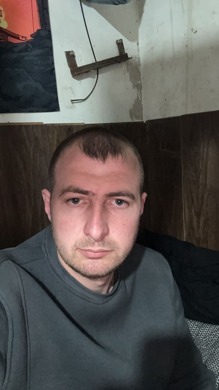  ,   Igor, 29 ,     