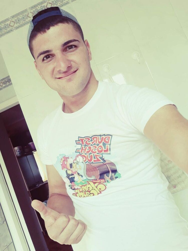  15060753  Nicolae, 28 ,    
