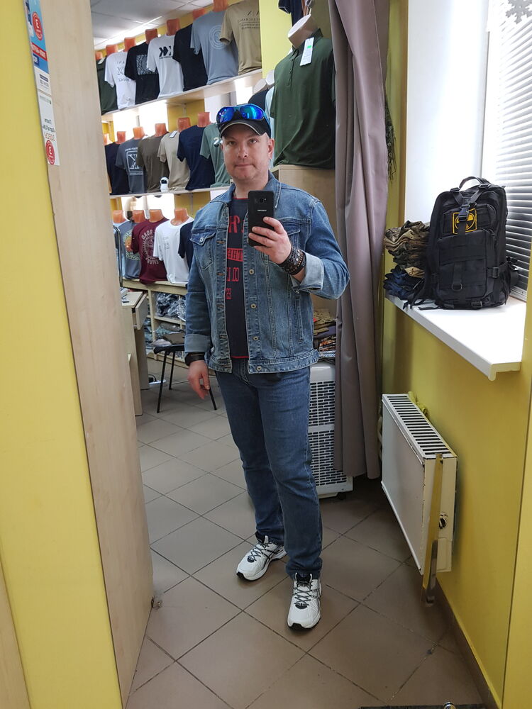  45575323  Rus, 42 ,    