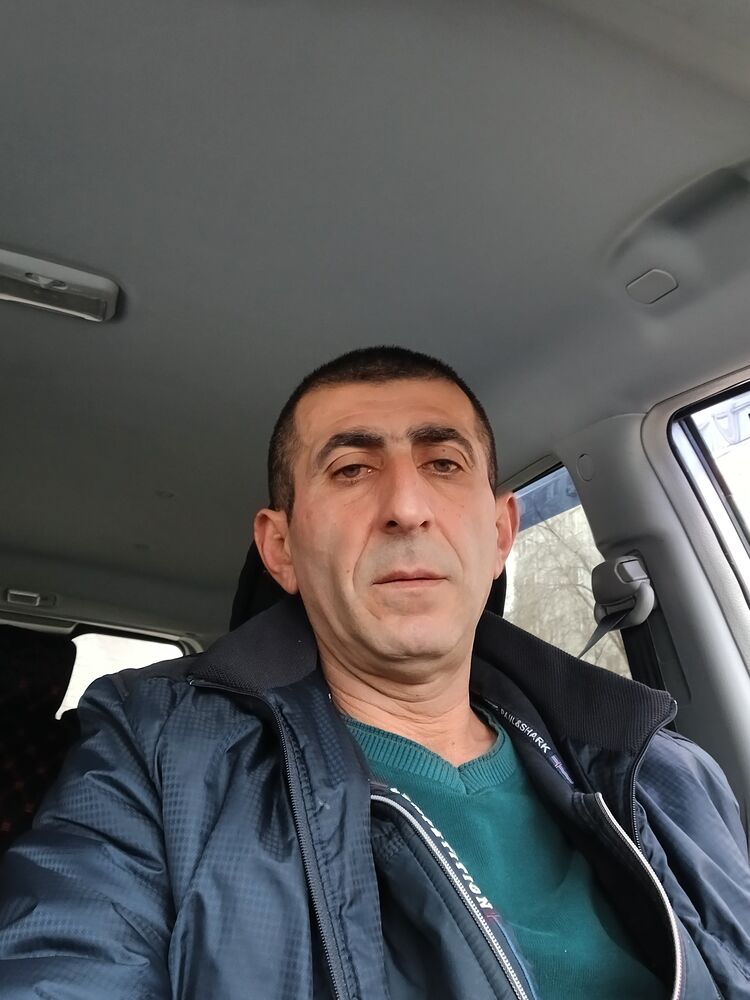  43498703  Ar, 49 ,    