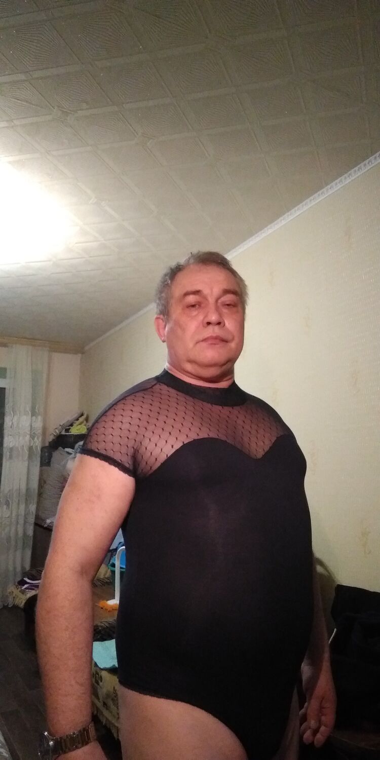  25347813  Gennadii, 61 ,    