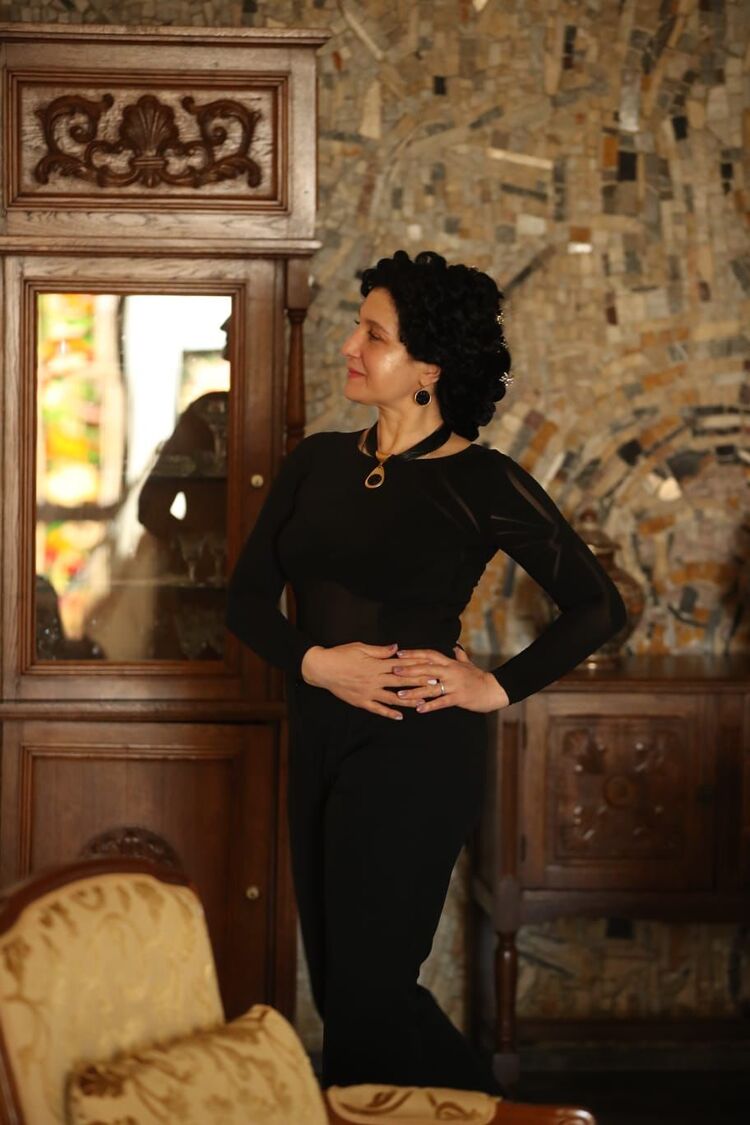  54370263  Yana, 48 ,    