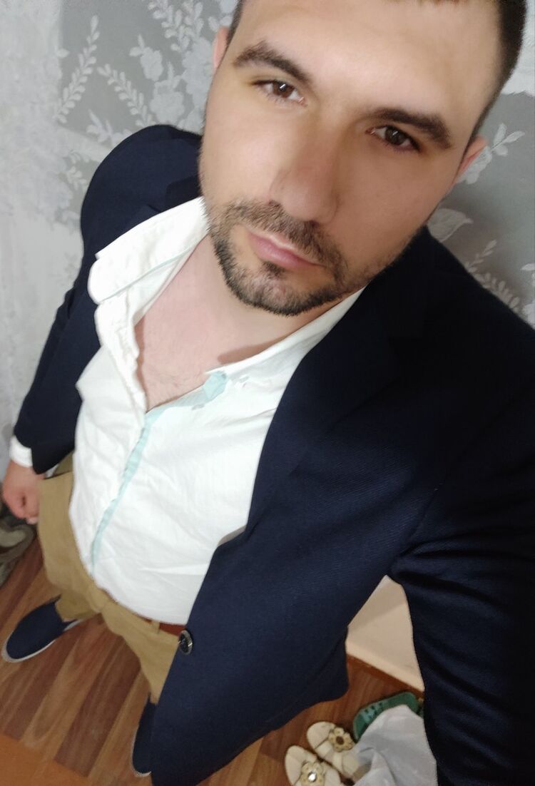  17765623  Roman, 31 ,    
