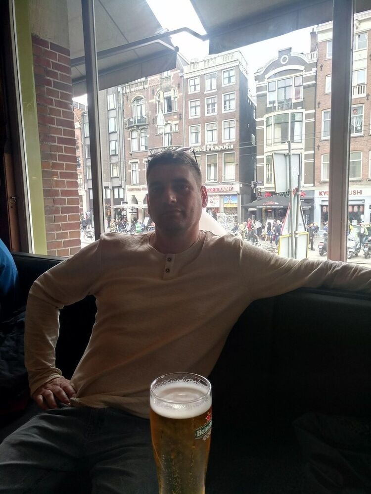  19174653  Alex, 47 ,    Roseau