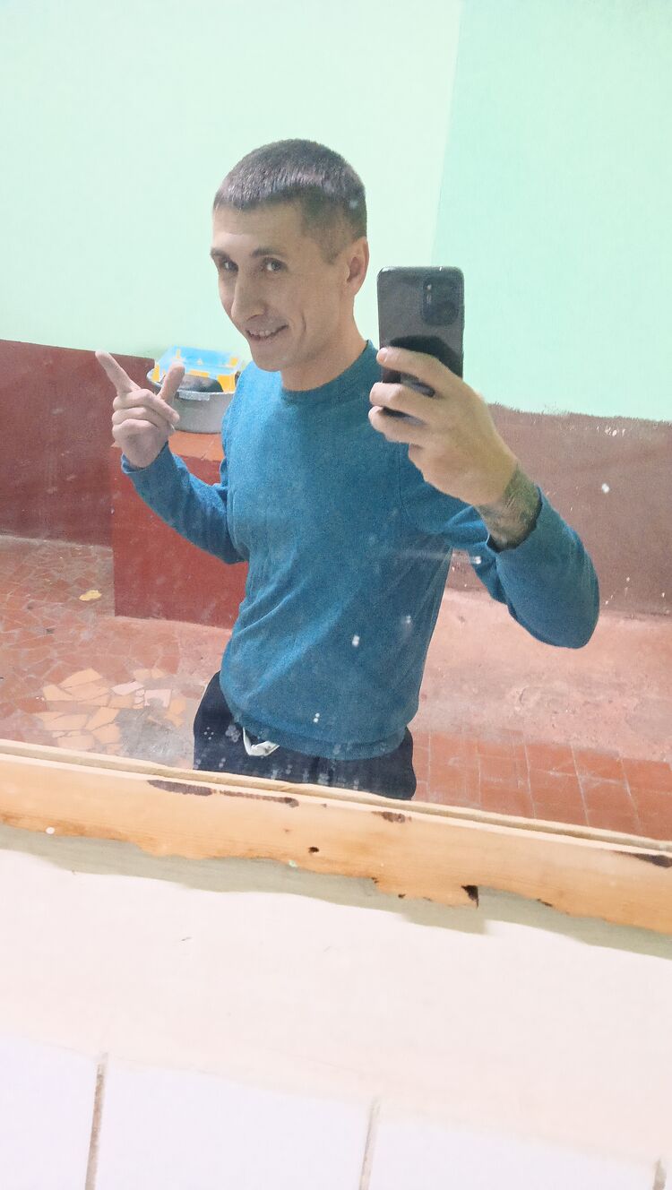  ,   Ruslan, 40 ,   ,   