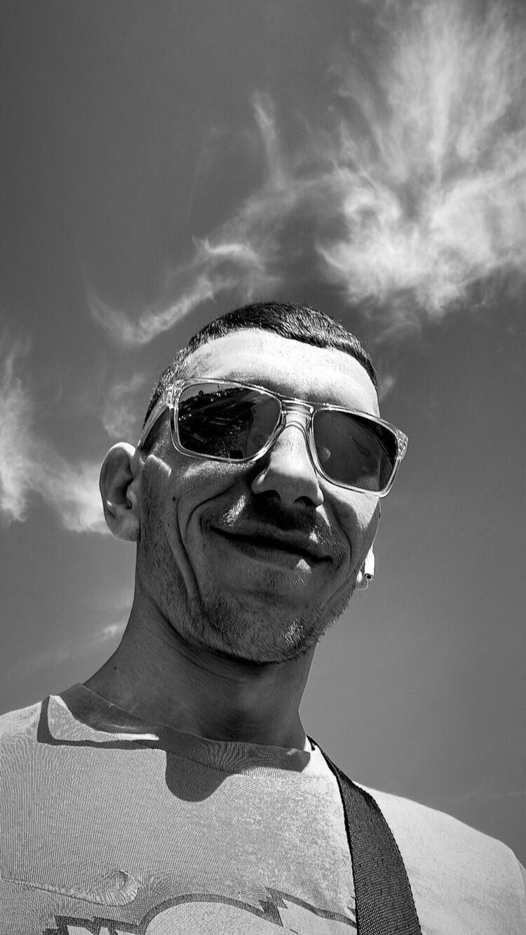  ,   Viktor, 34 ,   ,   