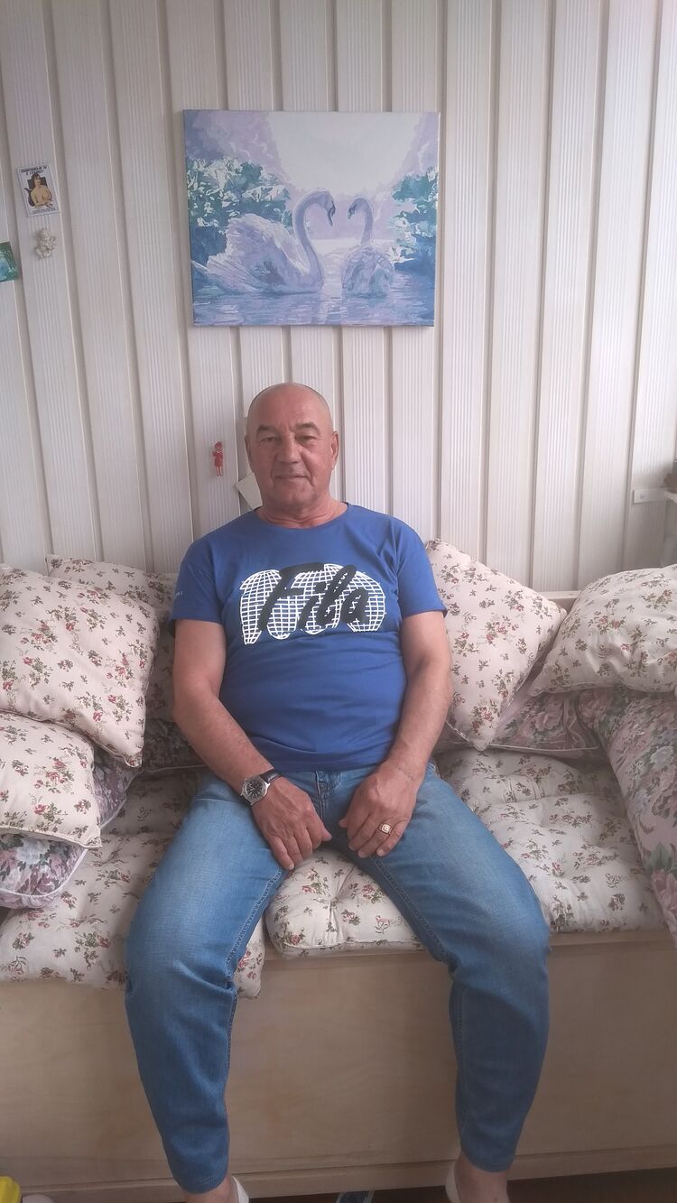  23598373  , 64 ,    