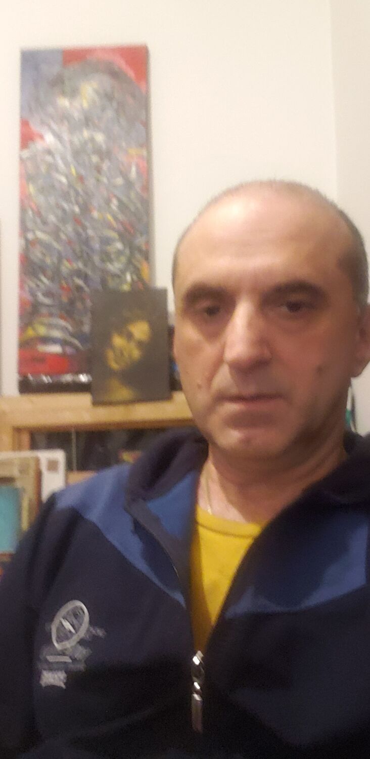  41275623  Lev, 54 ,    