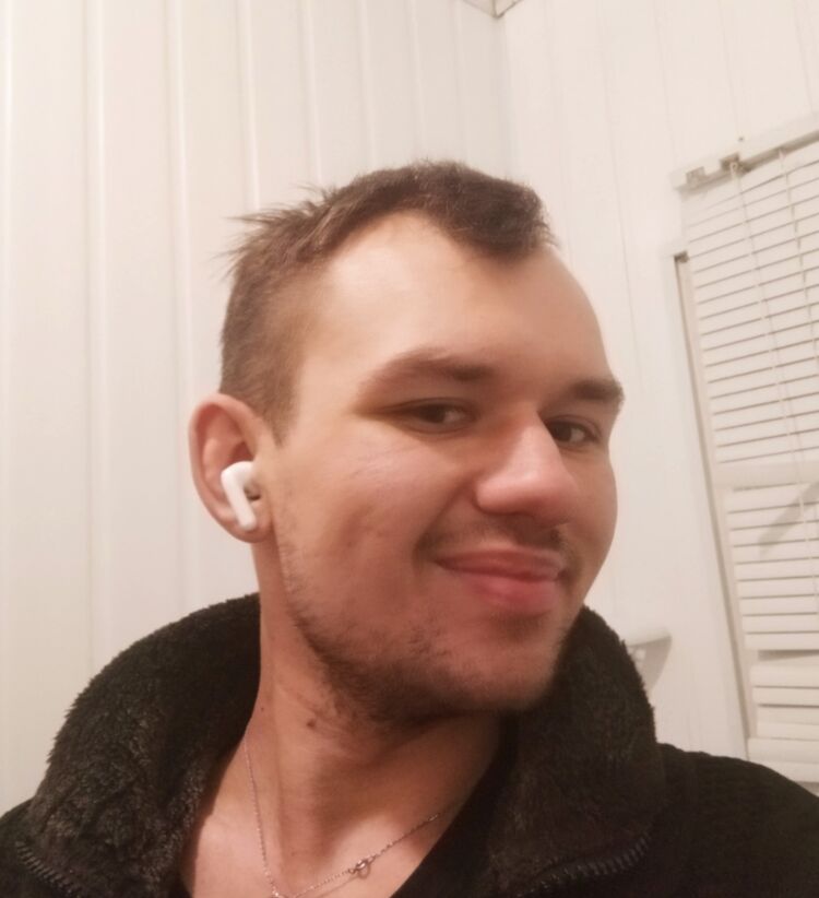  43305323  , 27 ,    