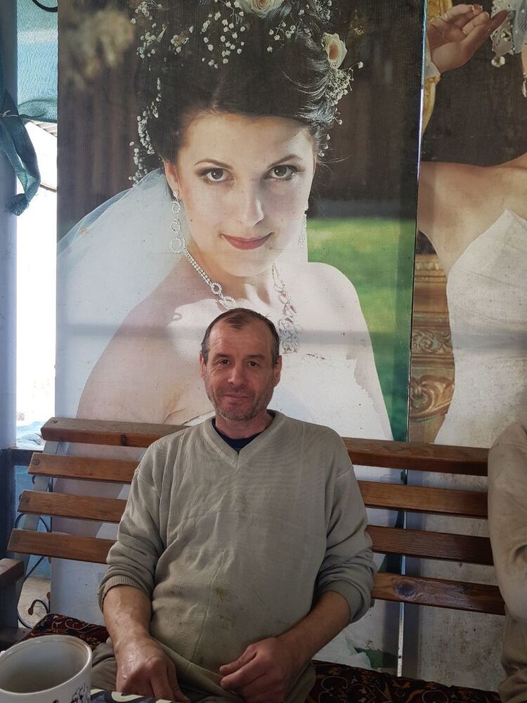 19594193  Slavka, 44 ,    