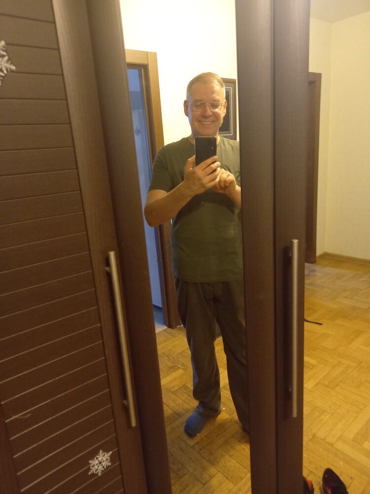 44863083  Pavel, 48 ,    