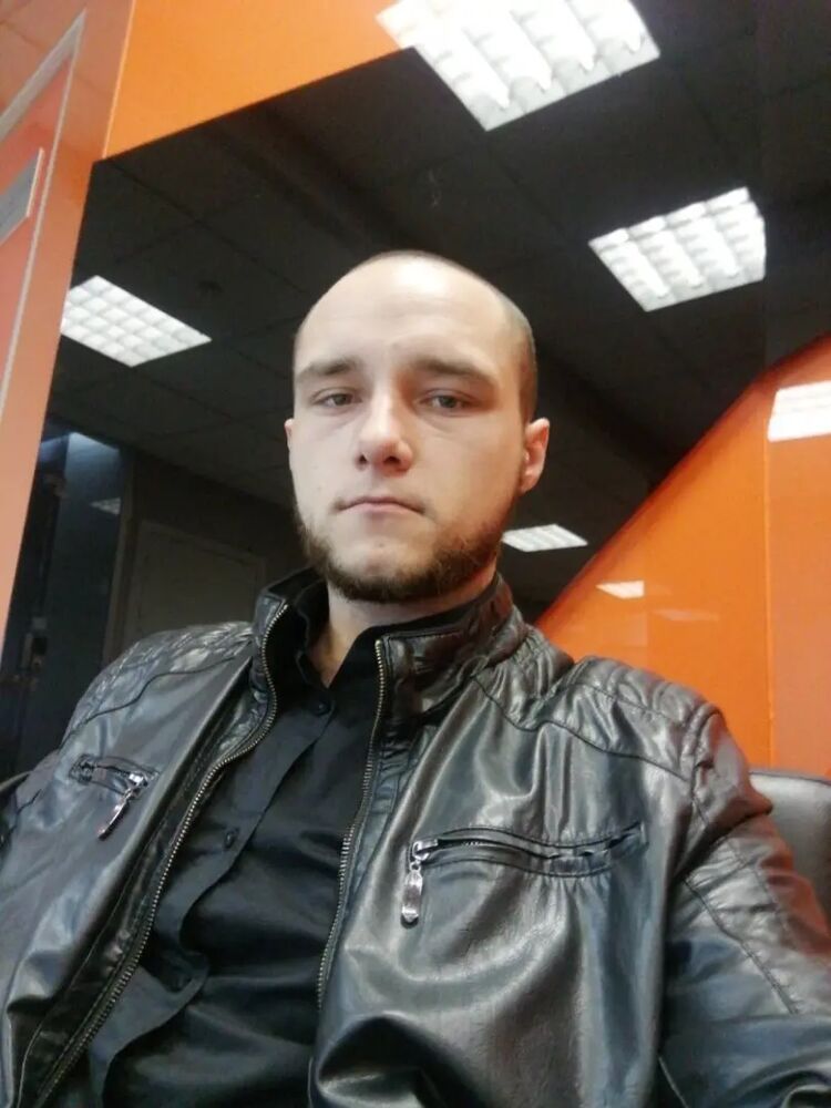 40460243  Pavel, 28 ,    