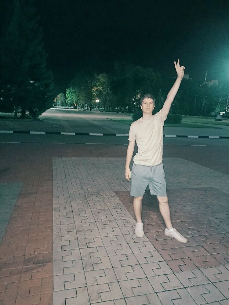  ,   Bazz, 24 ,   ,   