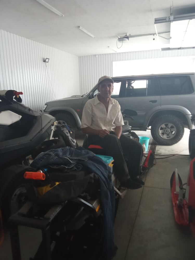  44754283  Kamil, 46 ,    