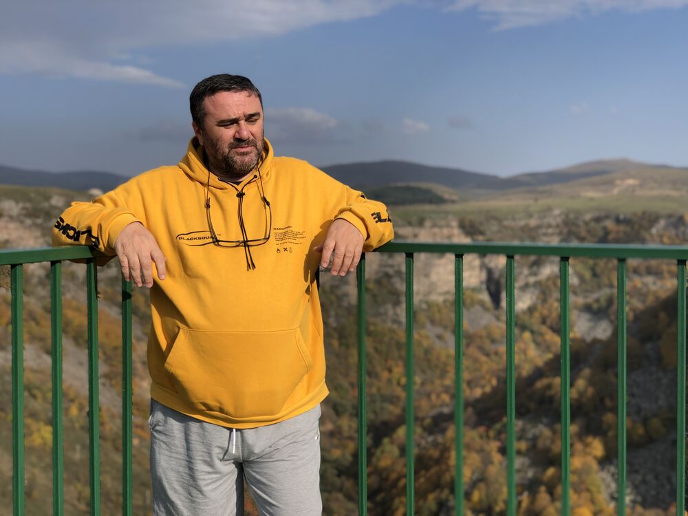  24432403  Shalva, 45 ,    