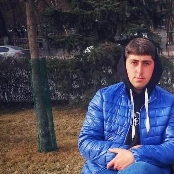  42678563  Hayko, 22 ,    
