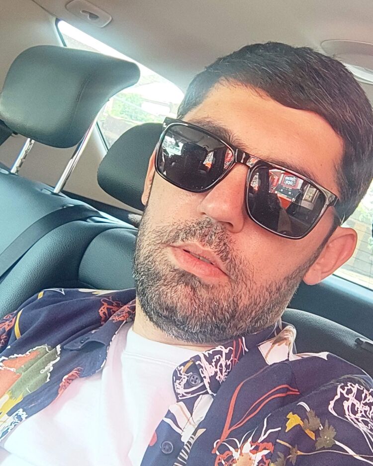  28562513  Narek, 36 ,    