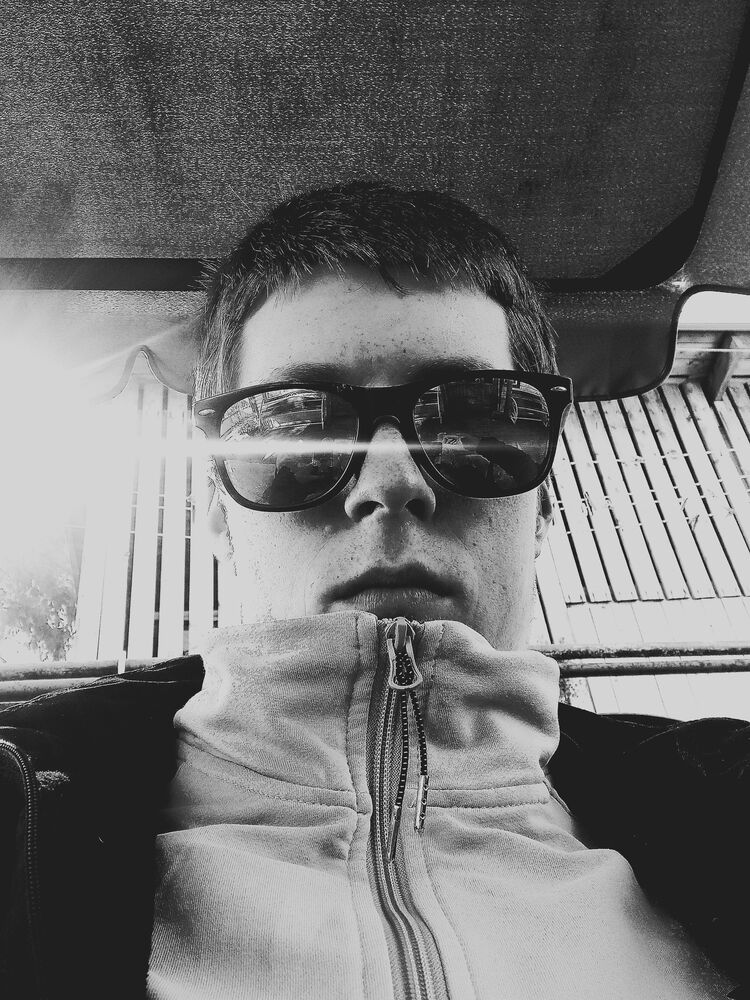  46067793  Andrey, 20 ,    Liberal