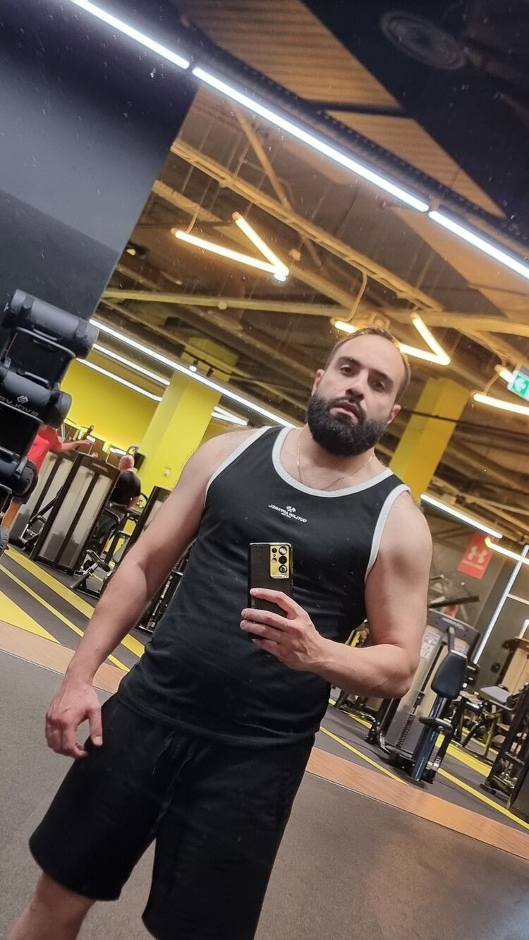  ,   Artur, 35 ,   ,   , c , 