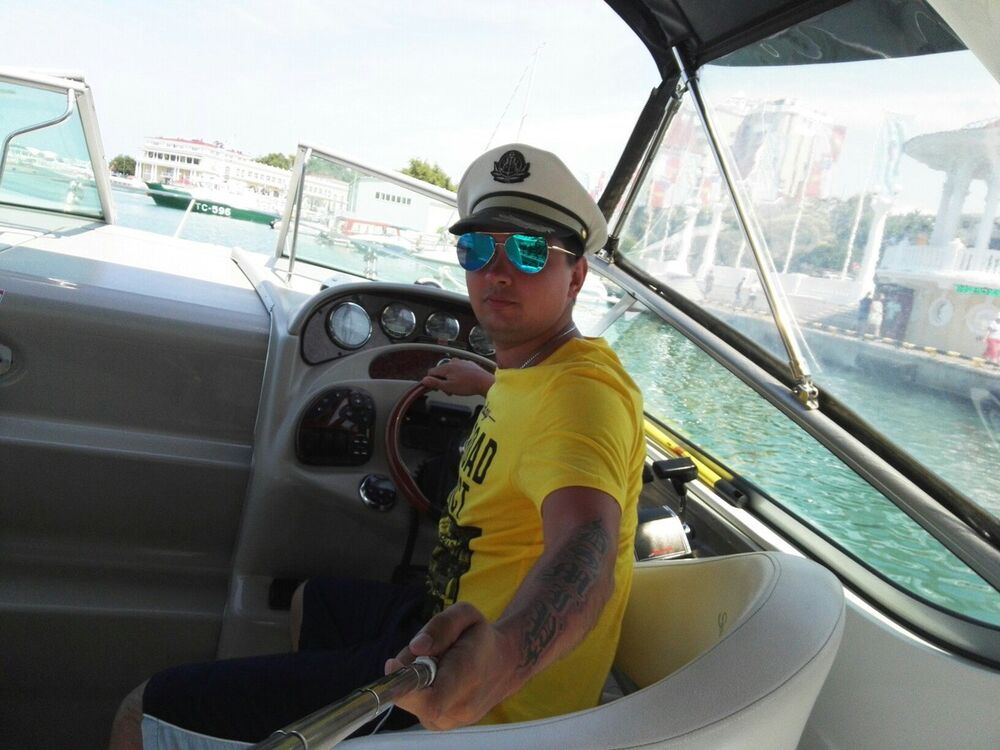  10250783  Artem, 32 ,    
