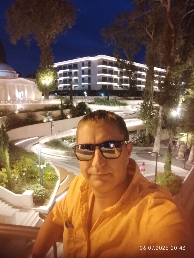  52978573  Rinat, 38 ,    