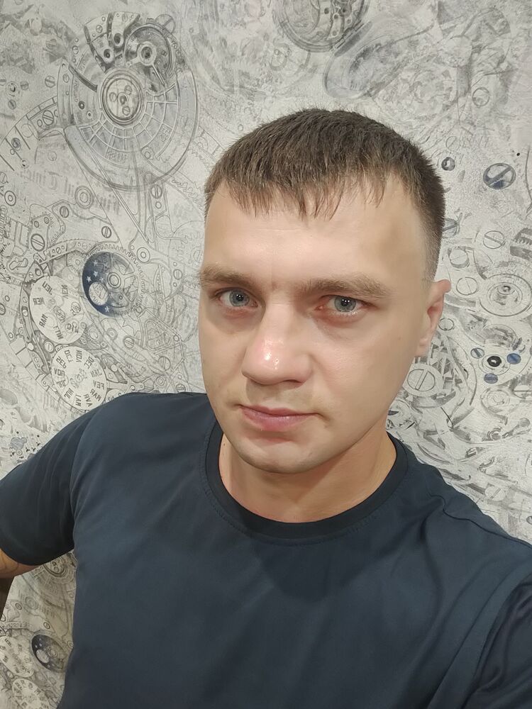  ,   Yuriy, 32 ,   ,   , 