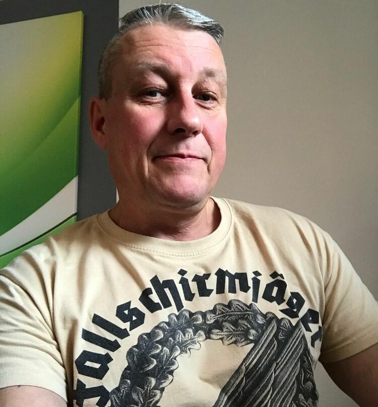  50660943  Benjamin, 60 ,    