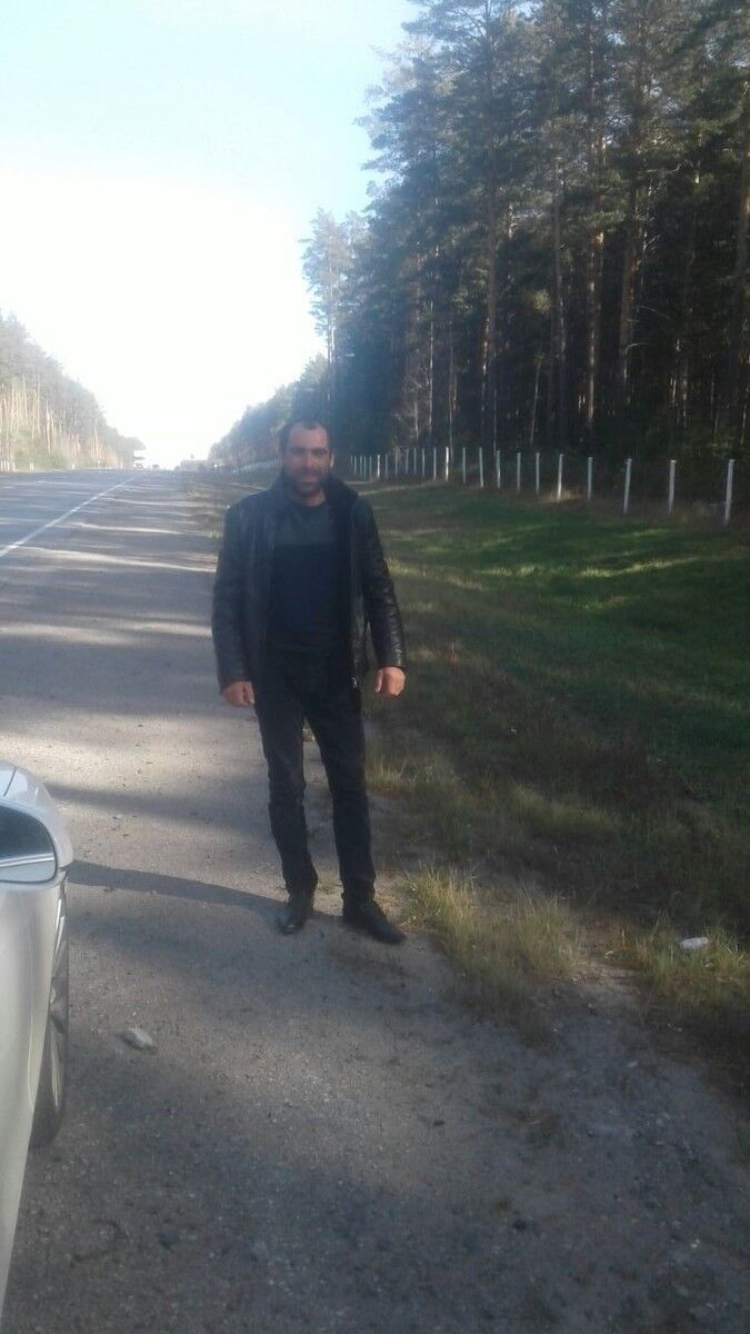  18101423  Gevorg, 38 ,    