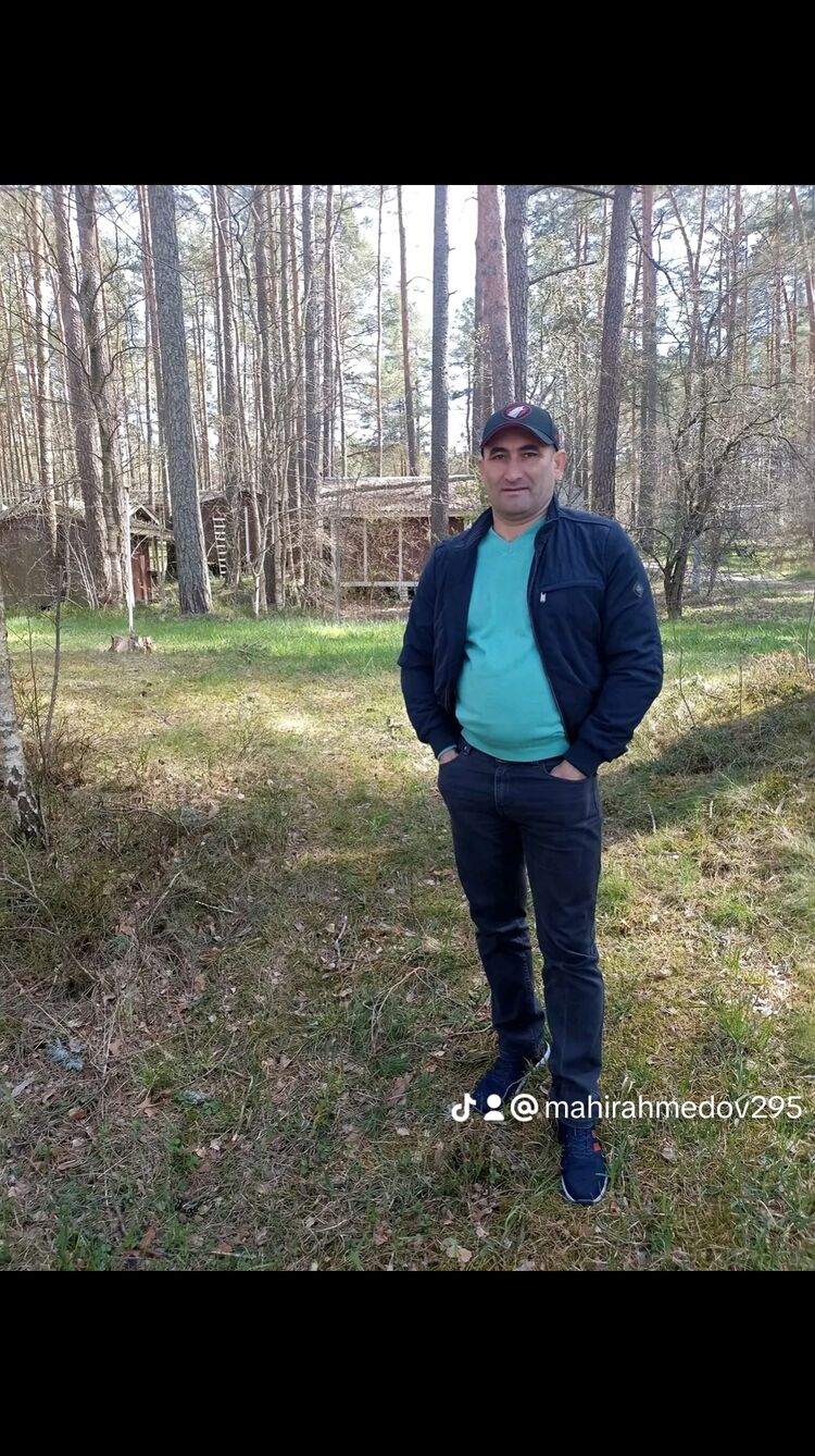  44677413  Mahir, 44 ,    