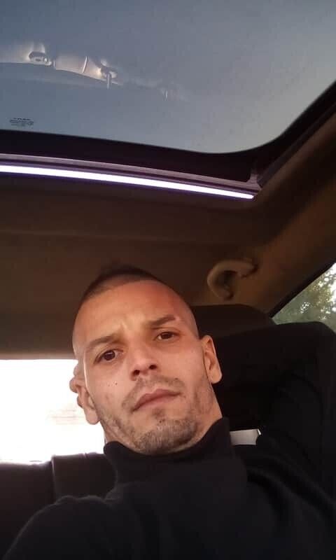  20664623  Raouf Sahel, 33 ,    Algiers
