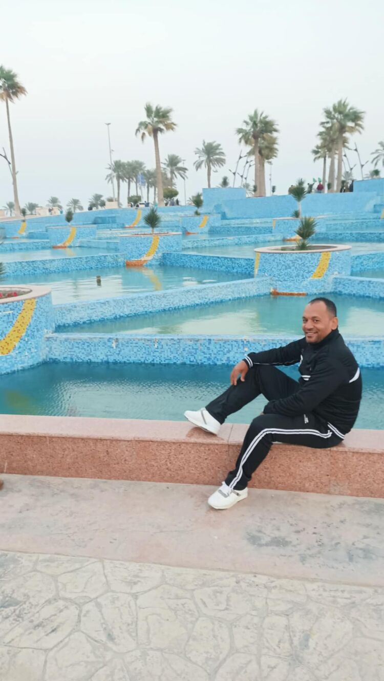  49343003  Tamer naser, 45 ,    Al Ghardaqah