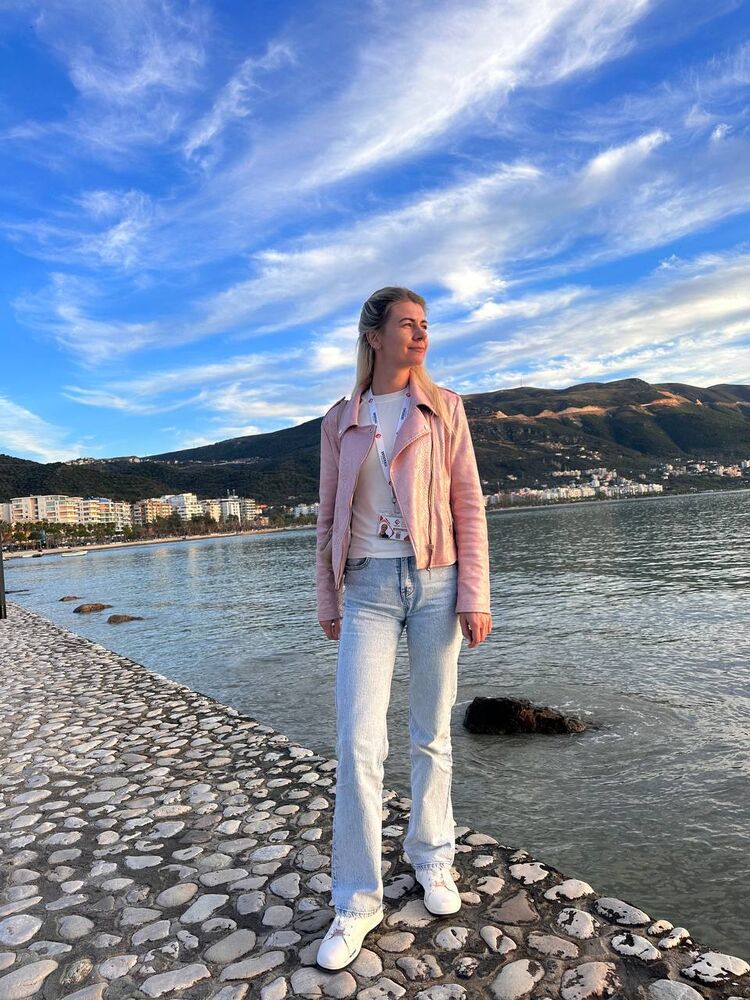  54743623  Kate, 44 ,    