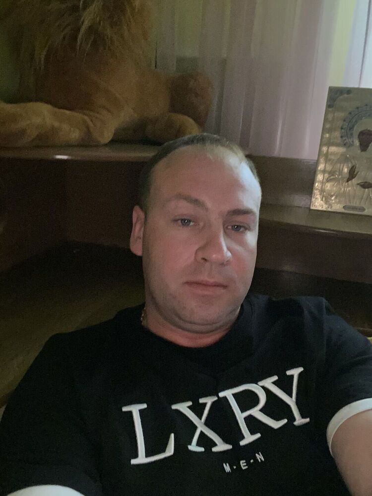  ,   Anton, 38 ,   ,   