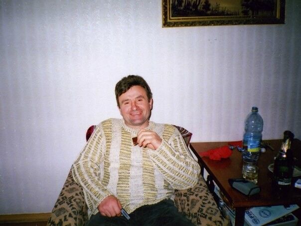  4290963  Oleg, 61 ,    