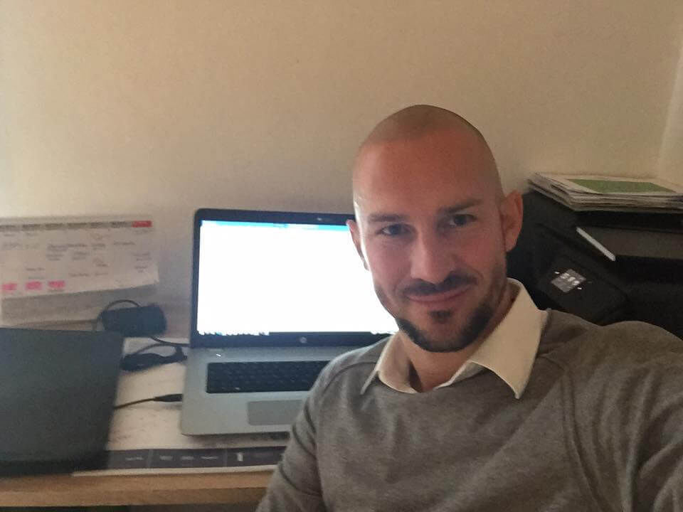  31374143  Cris, 48 ,    