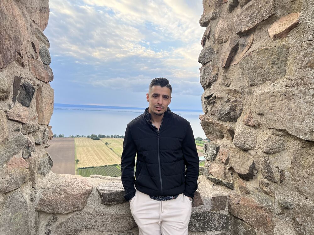  Tumba,   Hashem, 34 ,   ,   