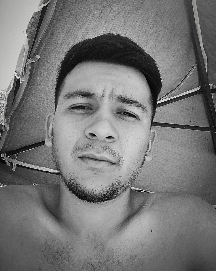  ,   Aki, 31 ,   