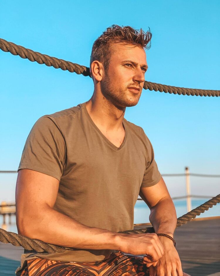  51744893  , 31 ,    Fontenay-Le-Fleury