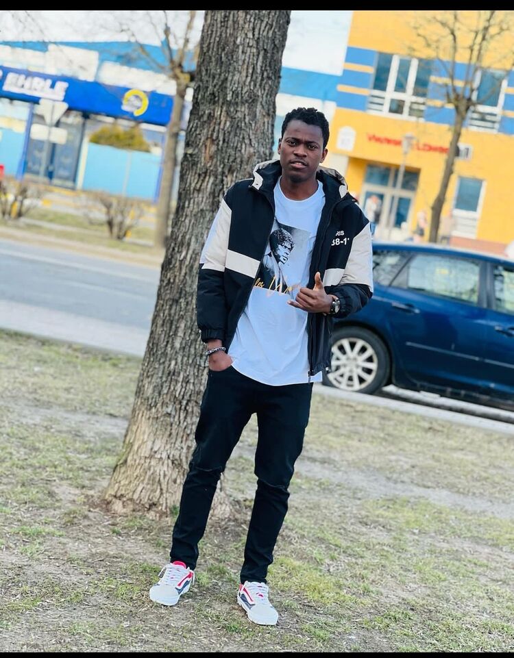  26592063  Luka, 31 ,    